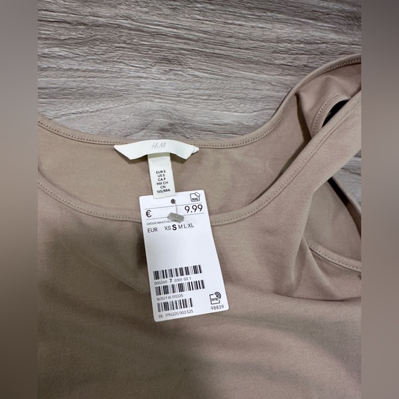 NWT H&M Tan Bodysuit Small - Picture 2 of 2